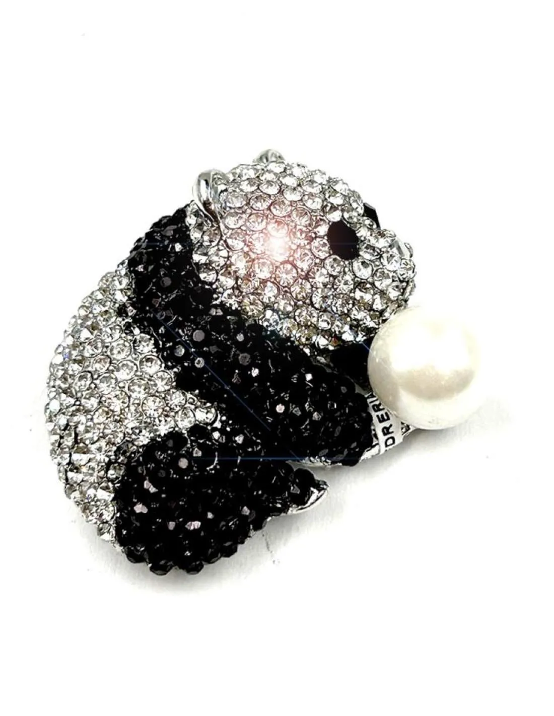 BROCHES FIESTA DE PEDRERIA Y PERLA OSO PANDA NEGRO CRISTAL Y PLATEADO