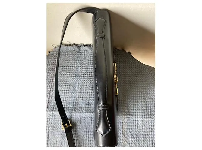 Céline Coche de caballos Negro 