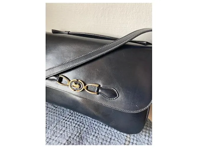 Céline Coche de caballos Negro 
