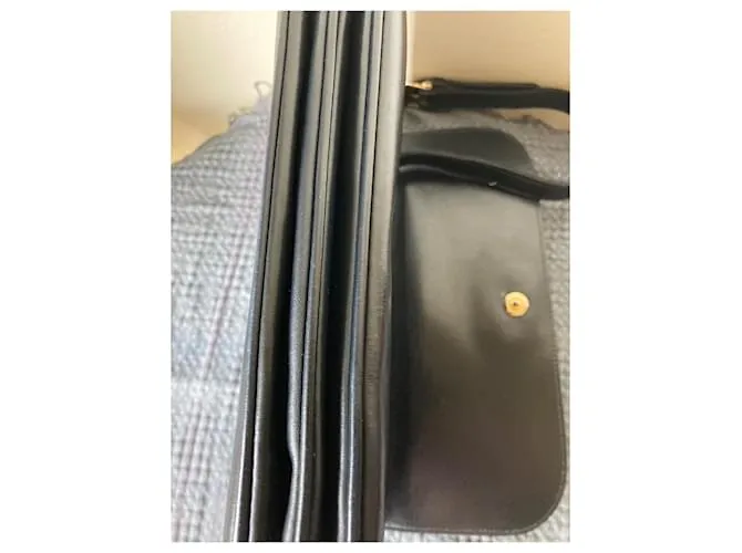Céline Coche de caballos Negro 