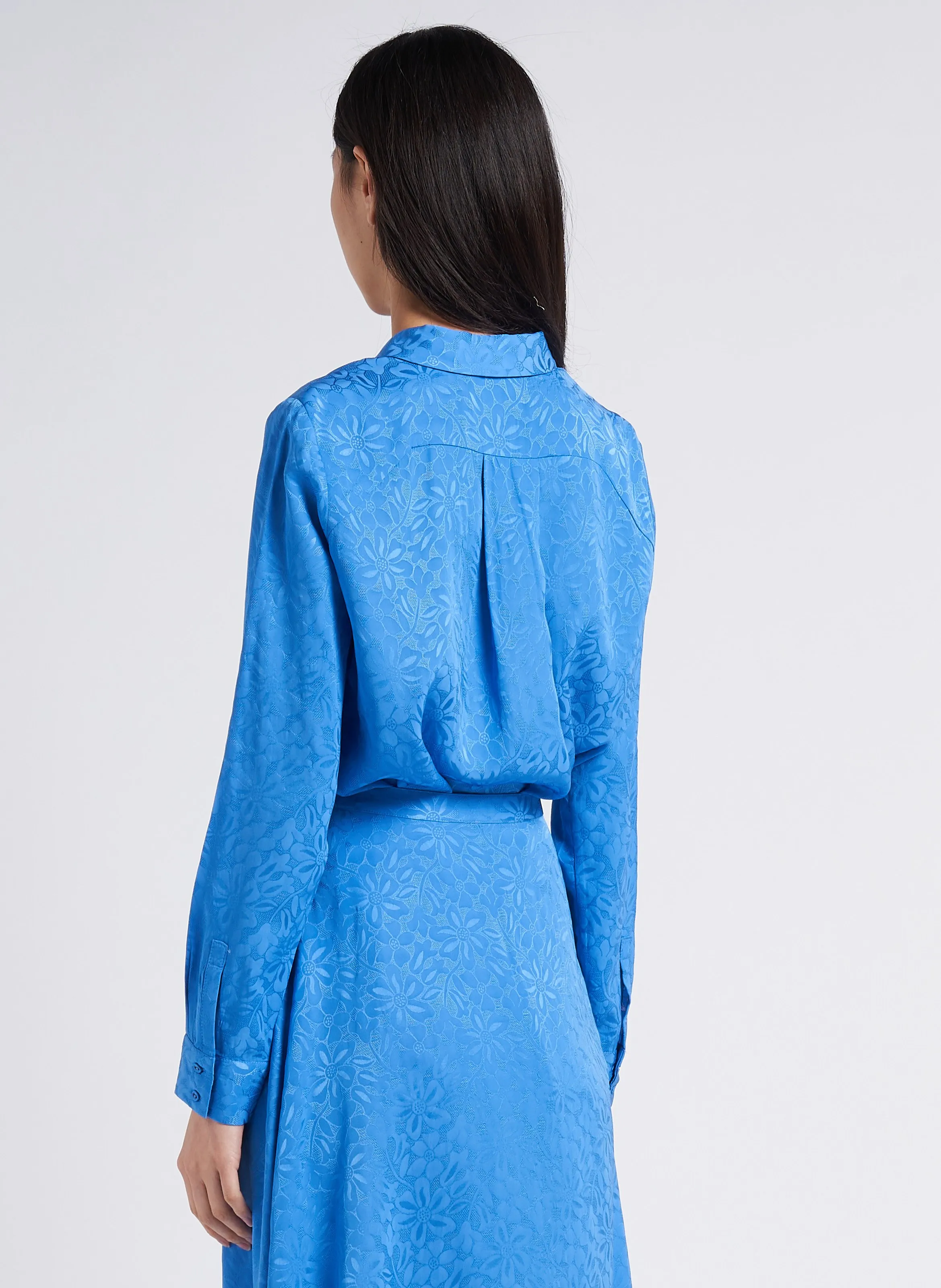 MARIE SIXTINE ASATI  CAMISA CON ESTAMPADO DE FLORES Y CUELLO ITALIANO EN AZUL