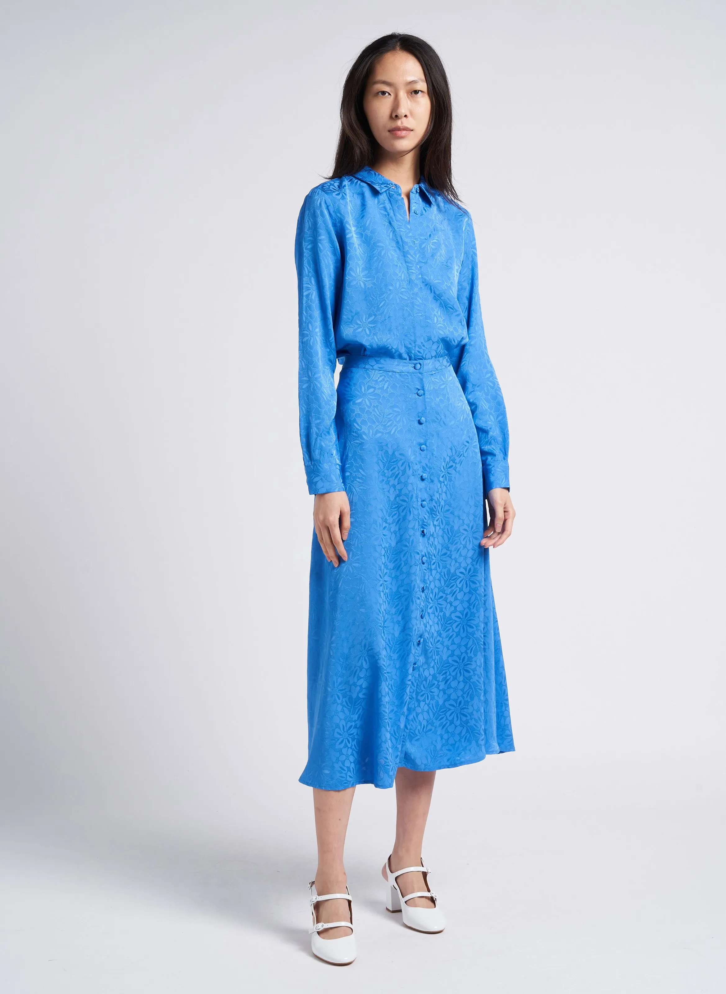 MARIE SIXTINE ASATI  CAMISA CON ESTAMPADO DE FLORES Y CUELLO ITALIANO EN AZUL