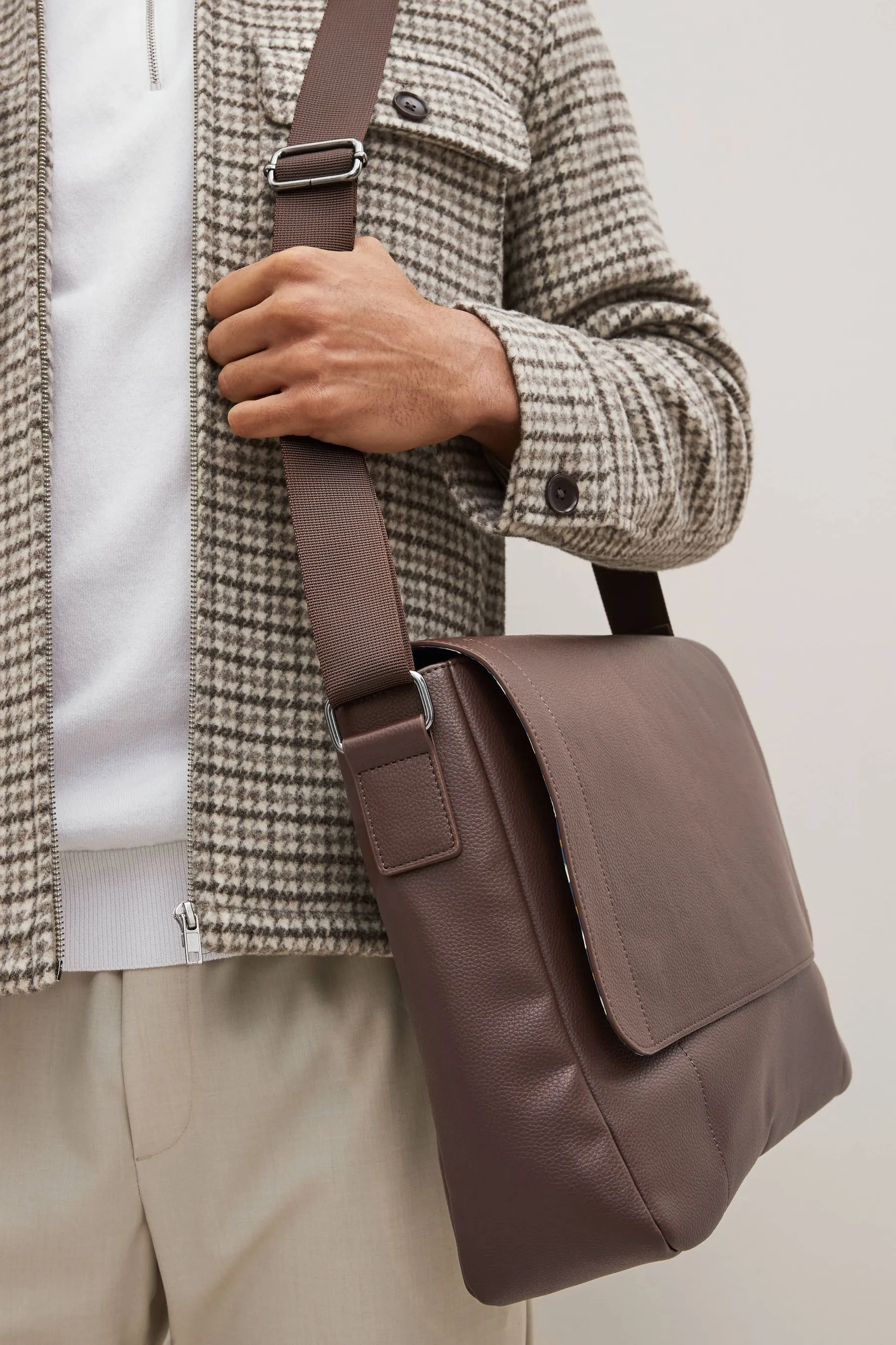 MARRóN  BOLSO MESSENGER