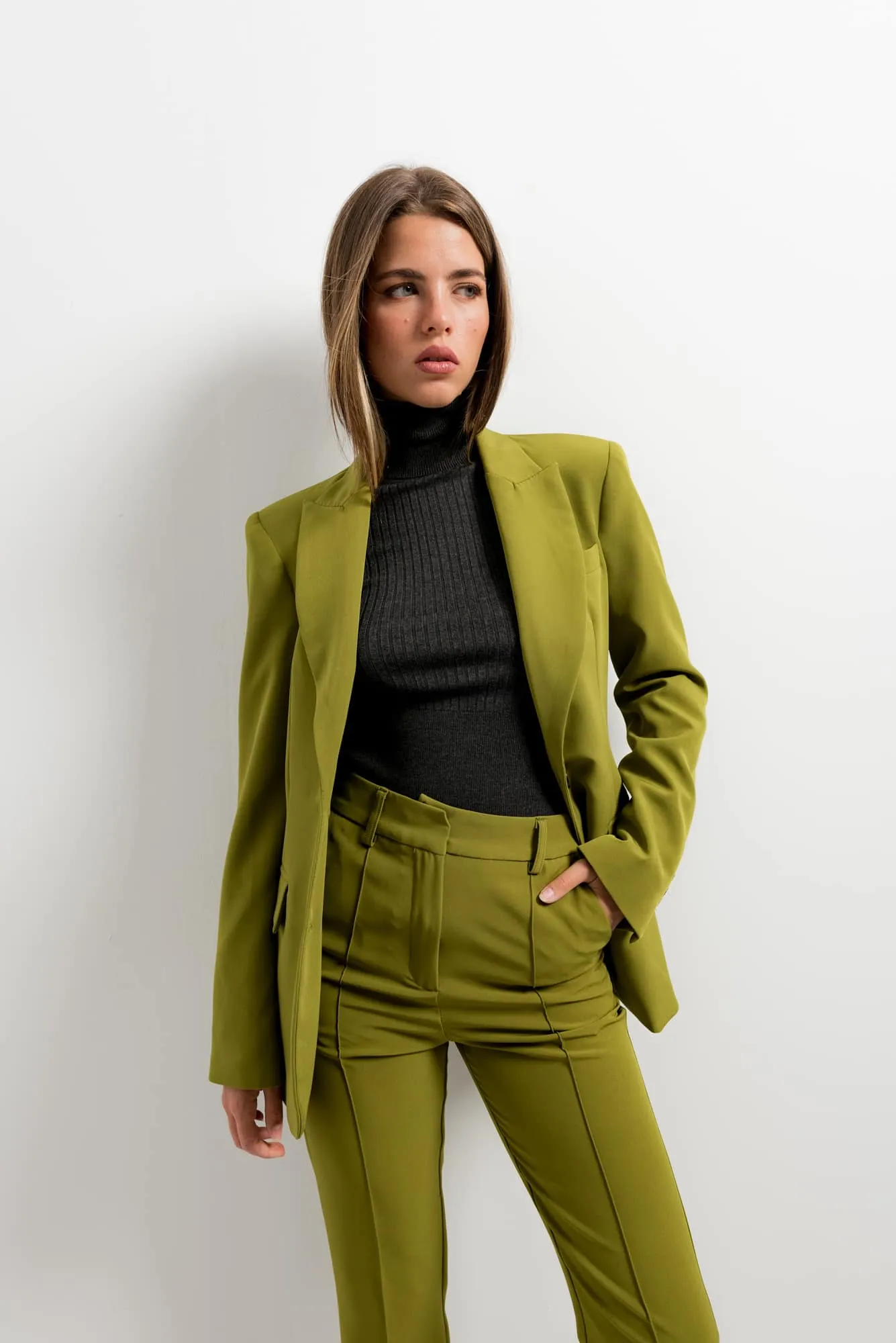 Pantalones aberturas laterales mujer color verde tiro alto