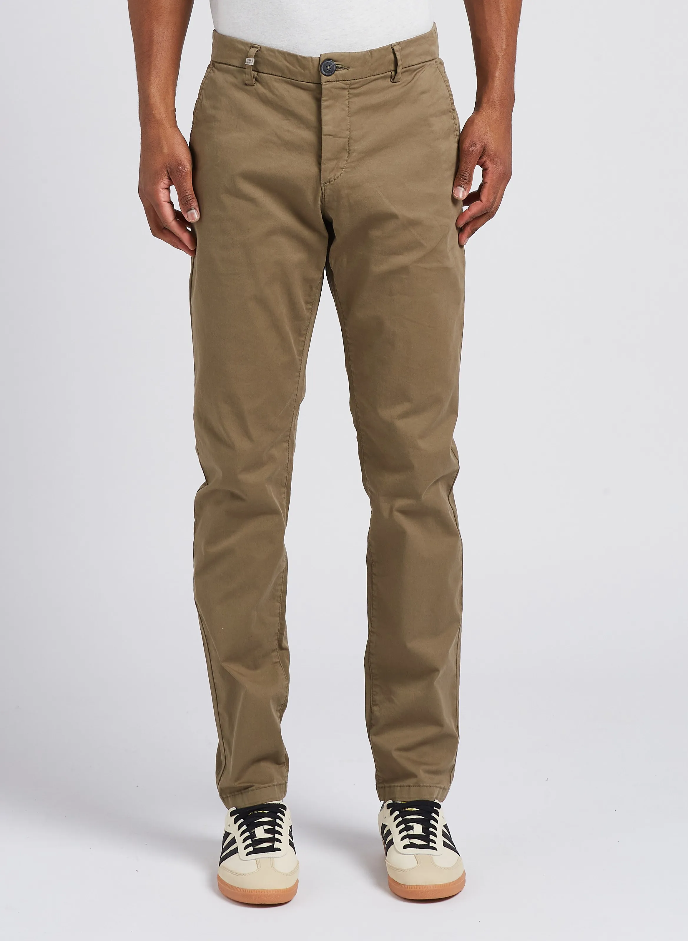 Pantalón chino de mezcla de algodón slim fit en caqui