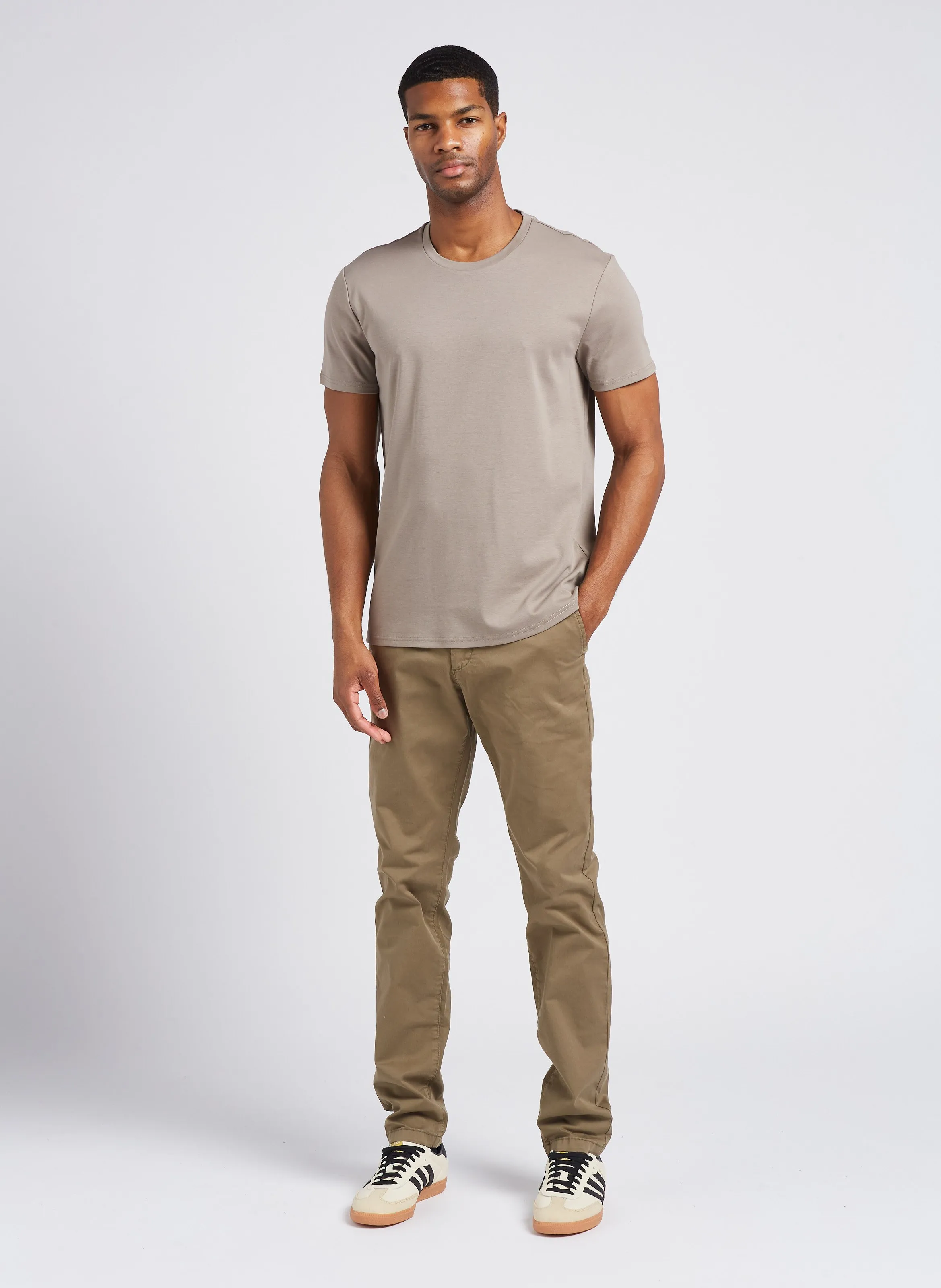 Pantalón chino de mezcla de algodón slim fit en caqui