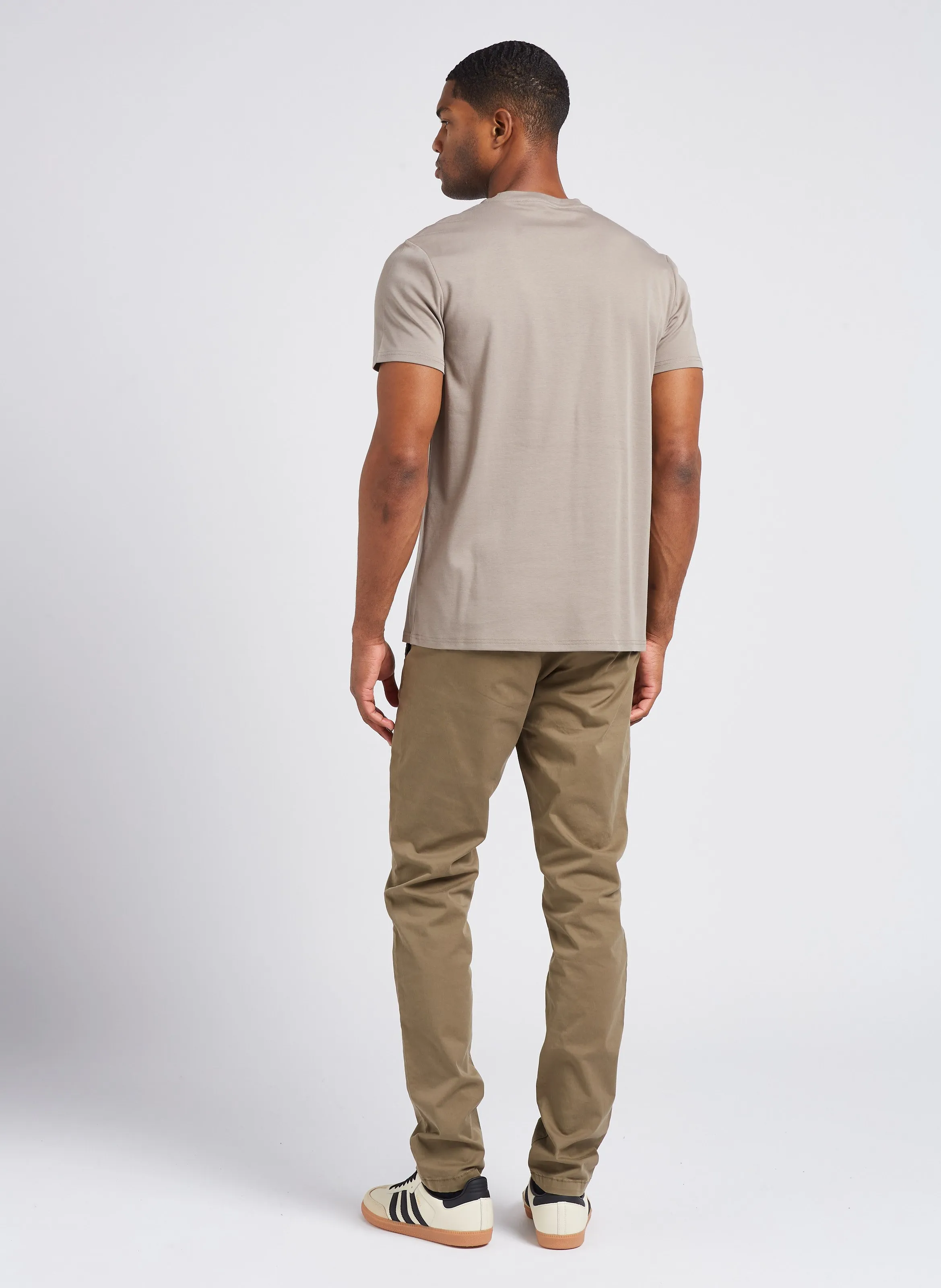 Pantalón chino de mezcla de algodón slim fit en caqui