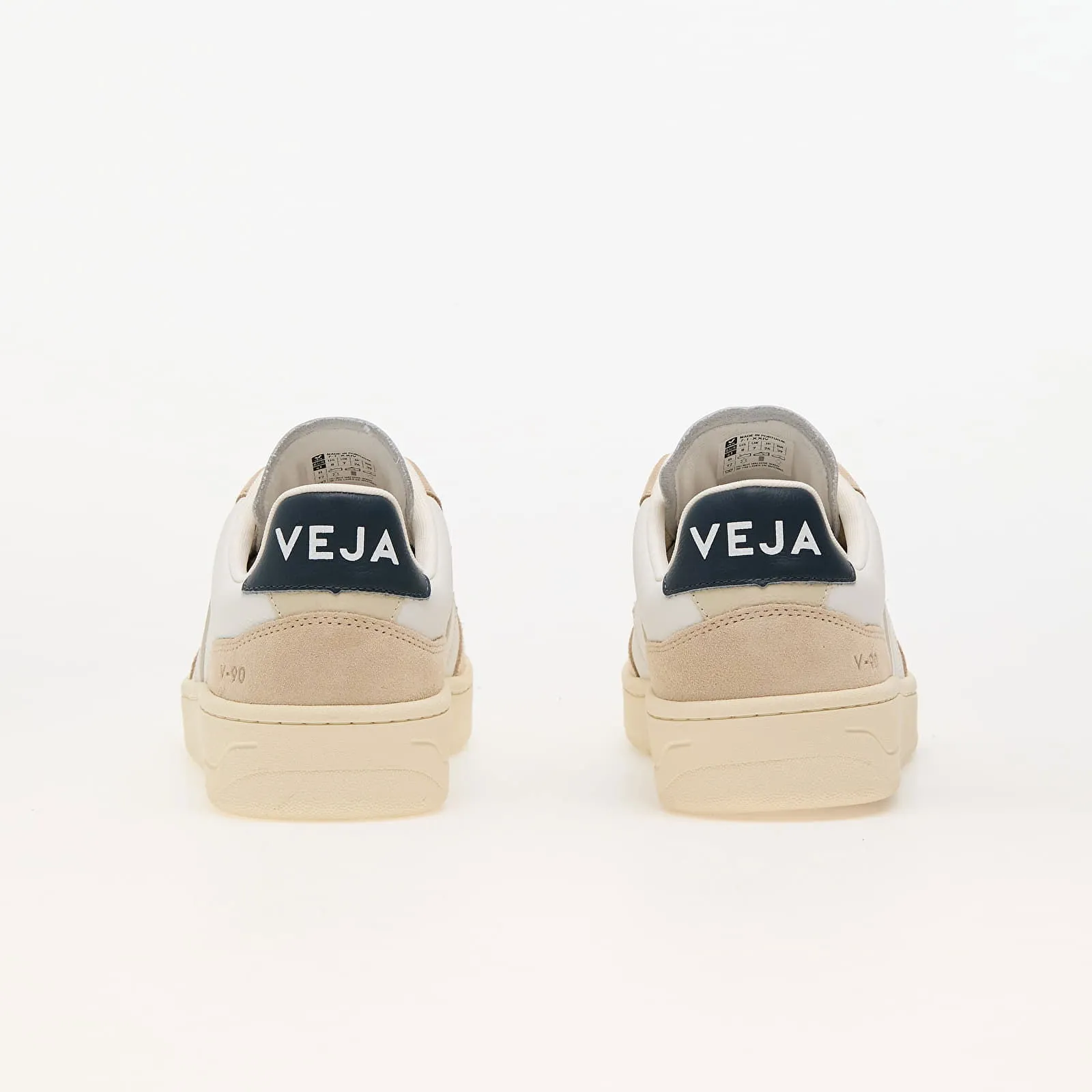 VEJA V90 EXTRA WHITE PIERRE NAUTICO